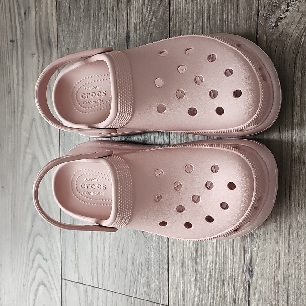 CROCS Classic Clog Sandals in Light Pink